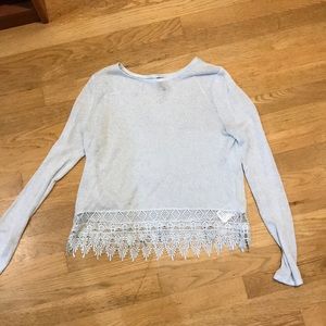 Light weight sweater